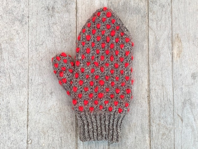 Artists' Colony Mittens by Linda Ritchie Unger