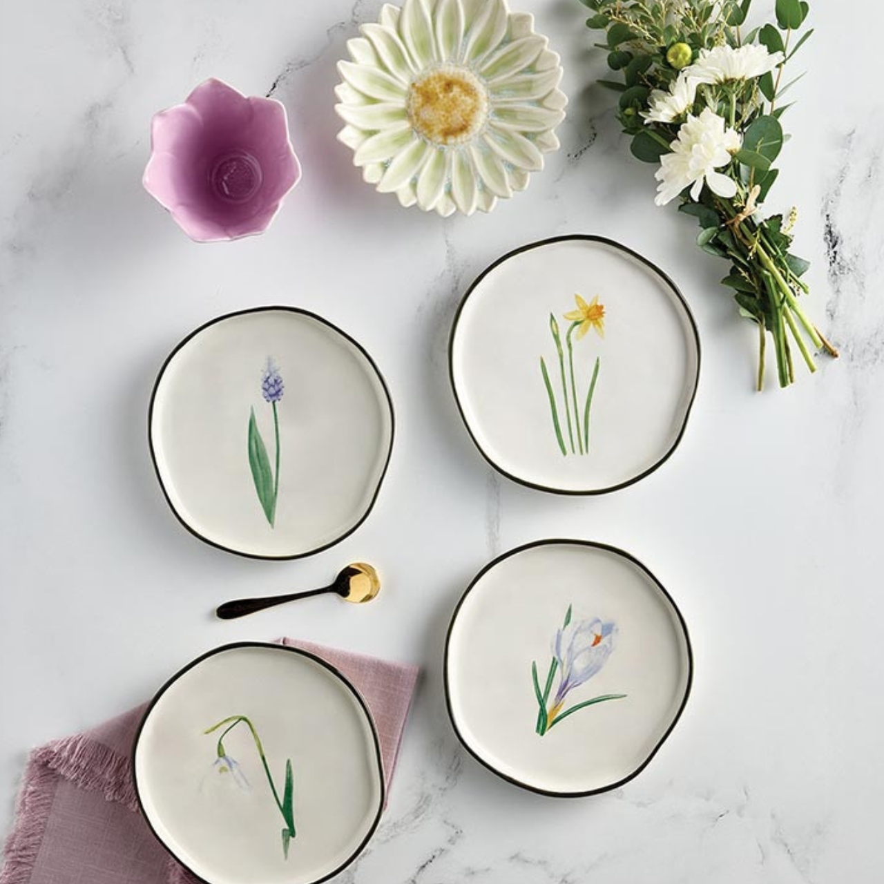 SHOP BOTANICAL DECOR