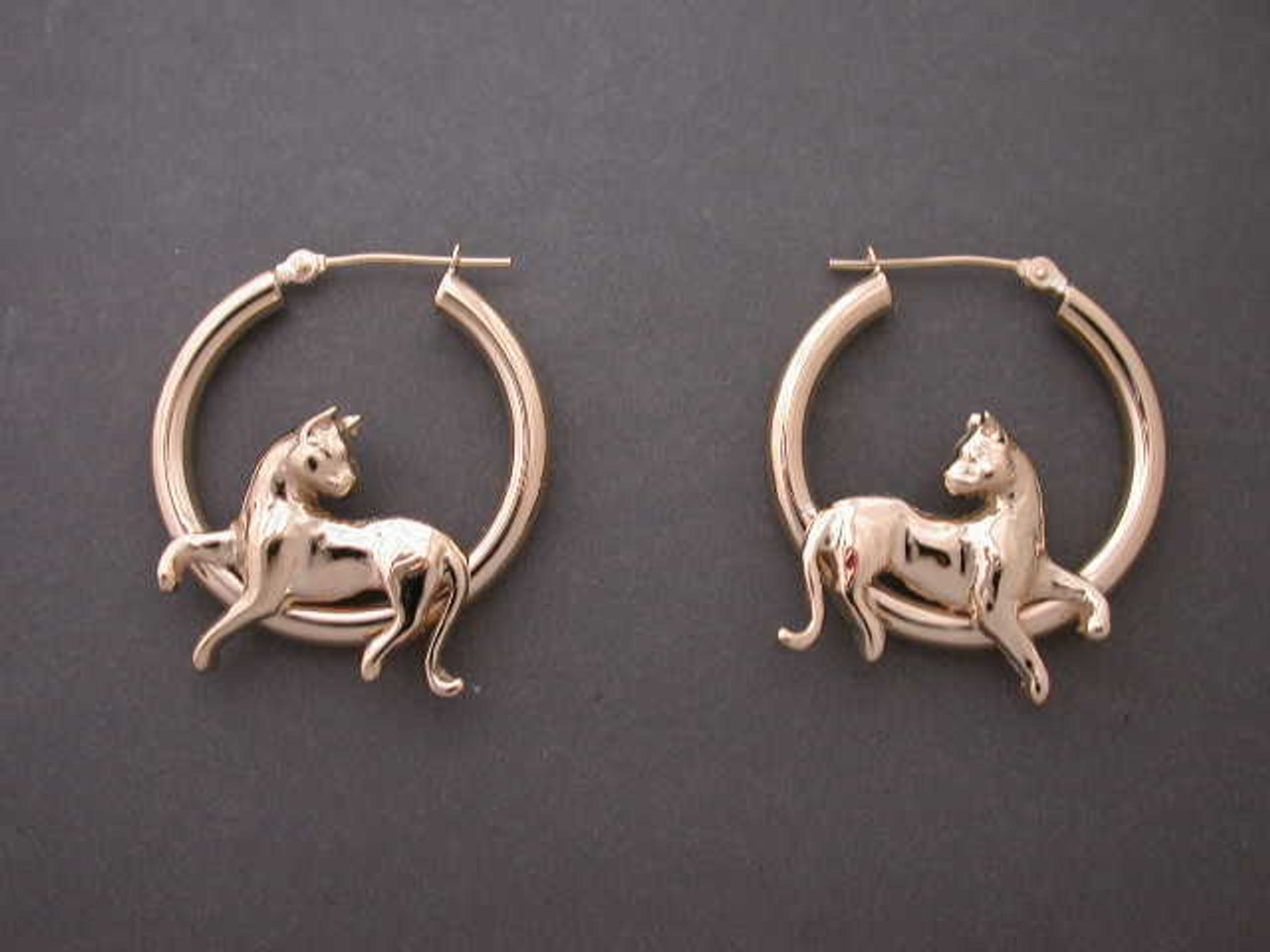 EARRINGS W CATS LAYING IN LOOPS in 14k yellow gold