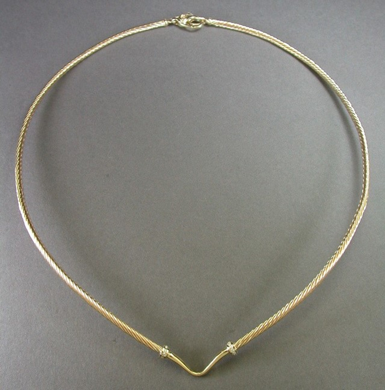 Necklace Twisted Cable V Frame