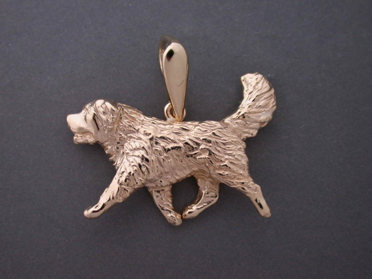 Bernese Mountain Dog Full Body Gating Med L Pendant