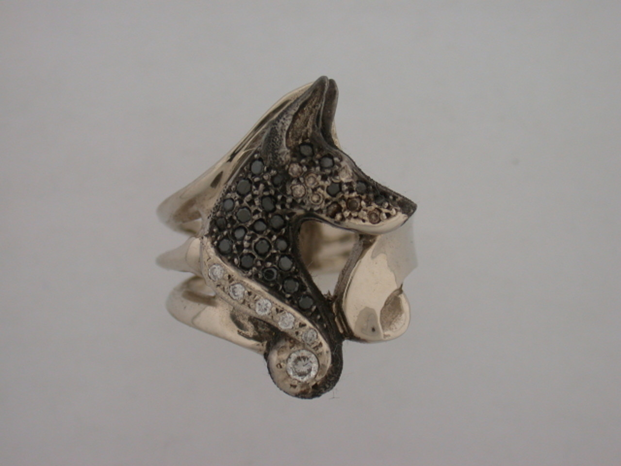 Doberman Ring Swirl W Black Diamond