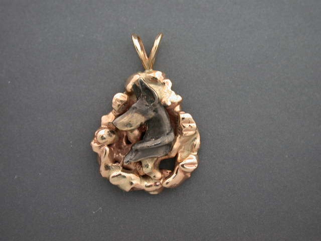 Frame Nugget Sm  W Doberman Pendant