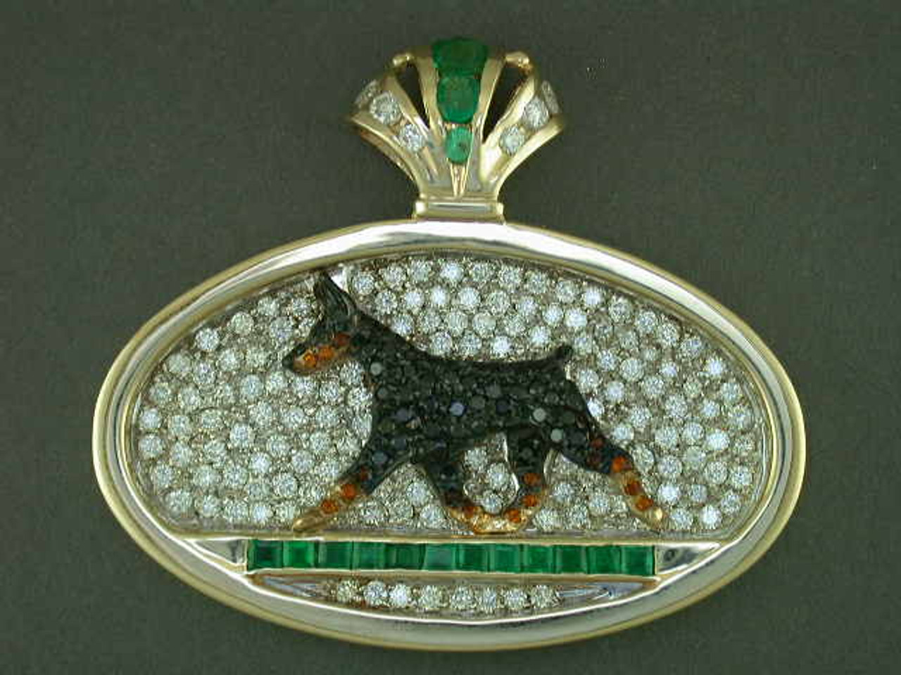 Frame Oval Stone With Crown And Doberman Pendant