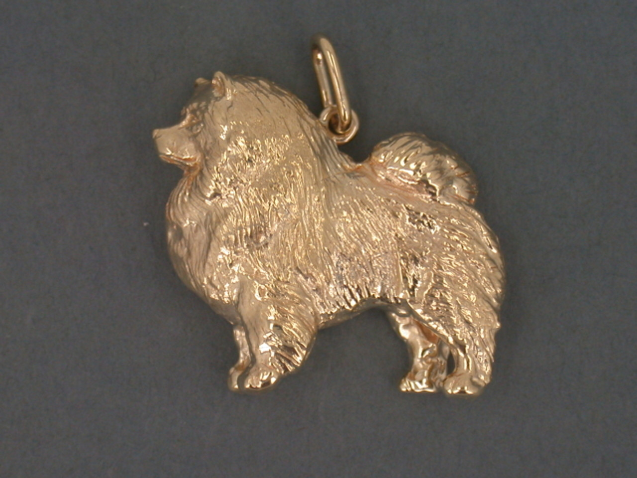 Keeshond Full Body Stacked Med L Pendant