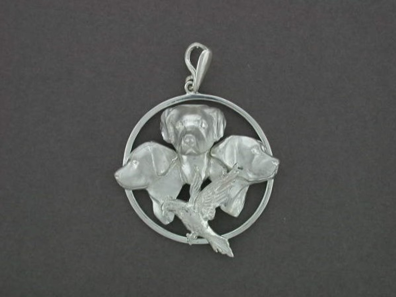 Frame Cir With Labrador Bird Pendant