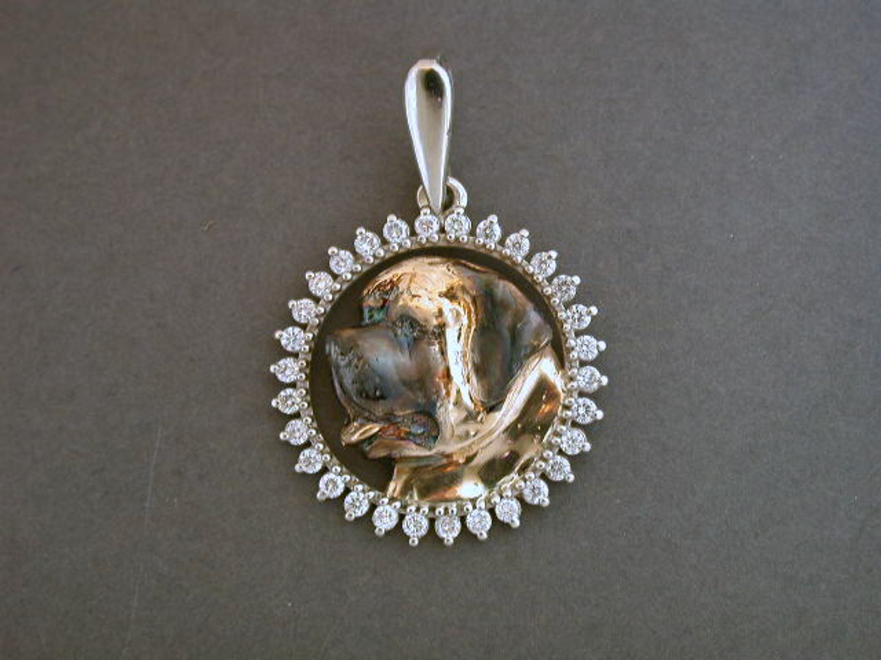 Frame Circle 3 Prongs With English Mastiff Pendant