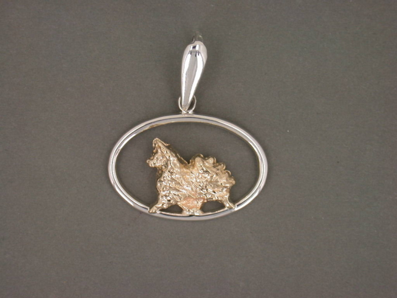 Frame Oval Wire Sm W Papillon Pendant