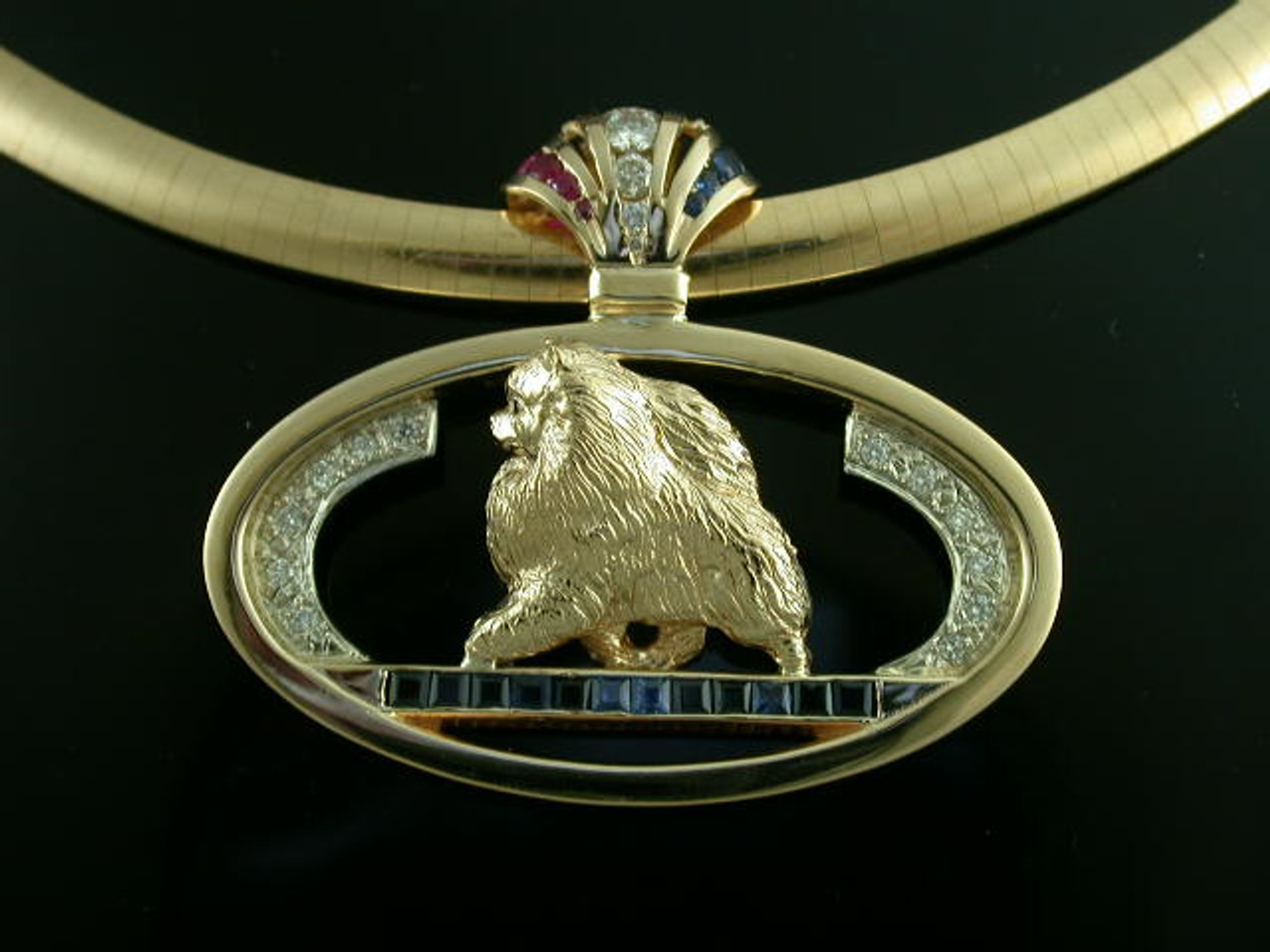 Frame Oval W Stones Pomeranian Pendant