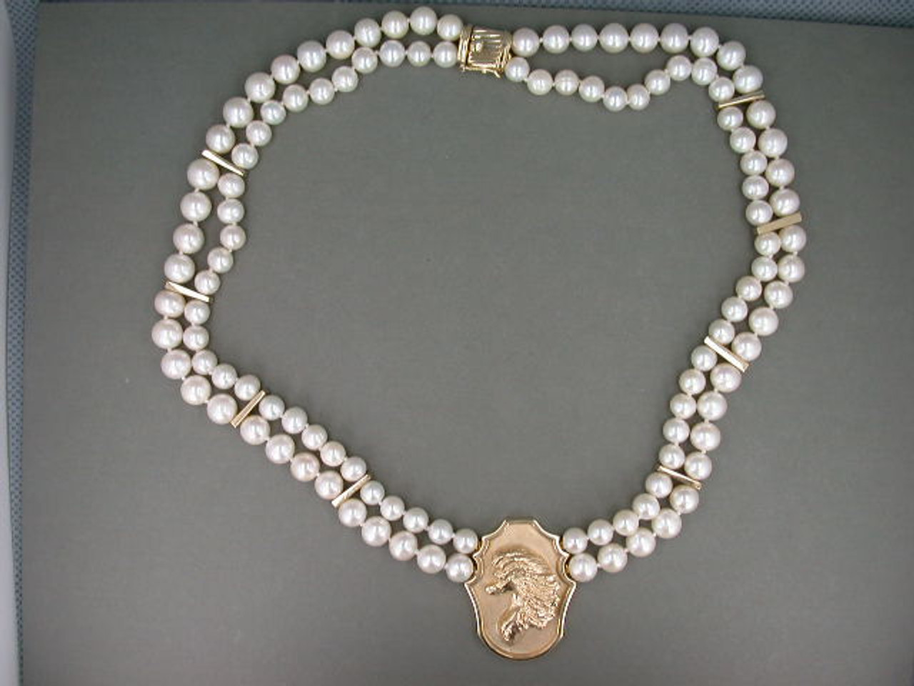 Necklace Pearls with Poodle