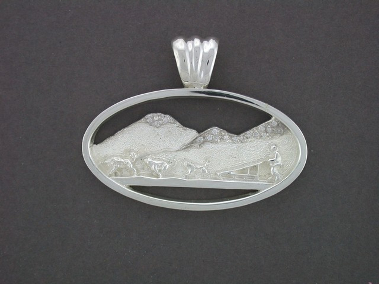 Frame Oval With Samoyed And Scenery Pendant