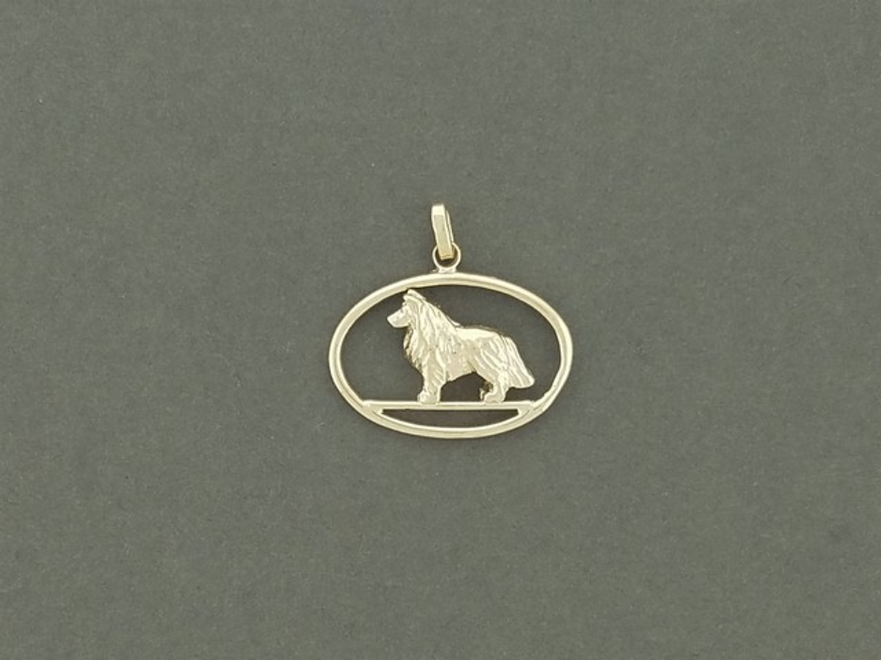 Frame Oval Wire Small With Shetland Pendant