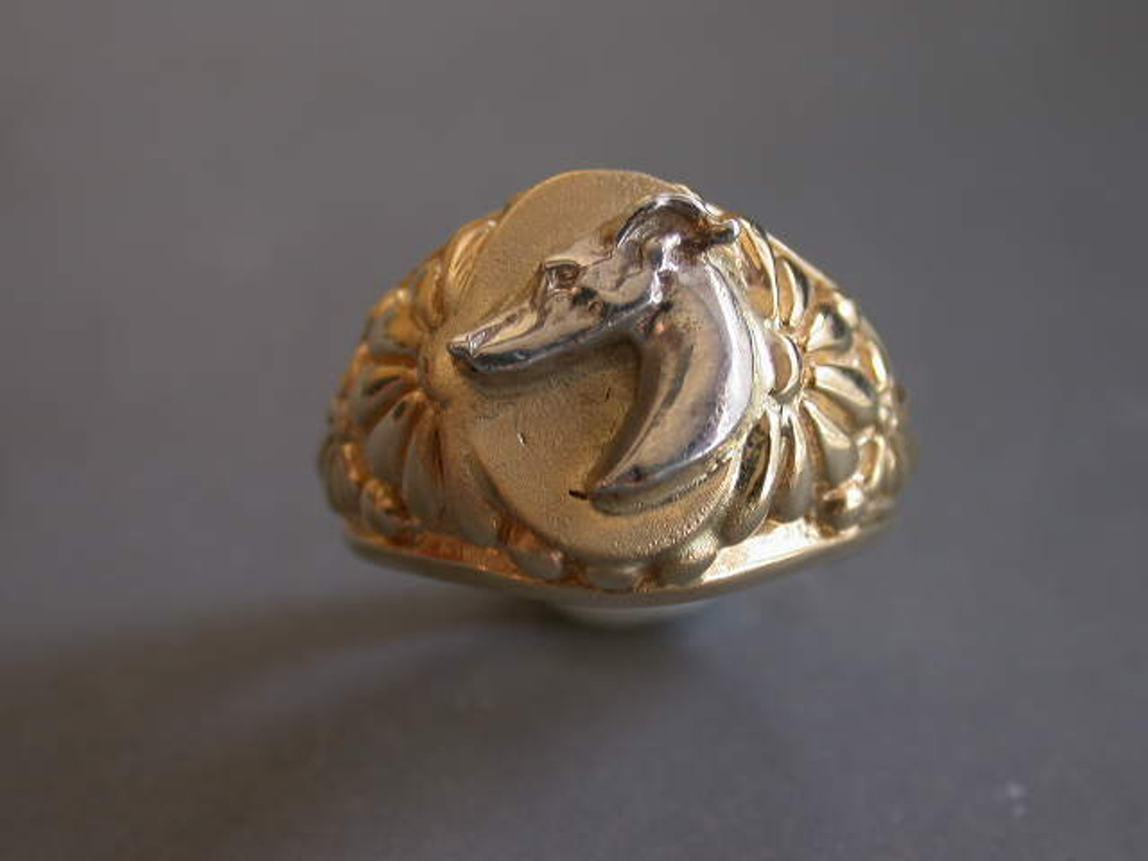 Ring Flower With Whippet