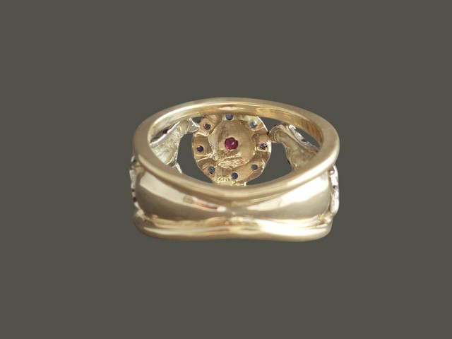 Ring C Band With Rosette And Dalmatian