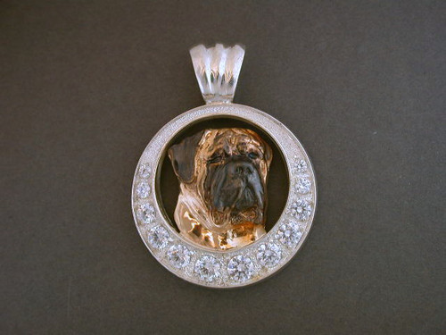 Frame Circle  12 With Mastiff Pendant