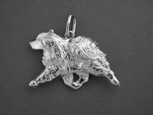 Samoyed Full Body Gaiting Silver Pendant