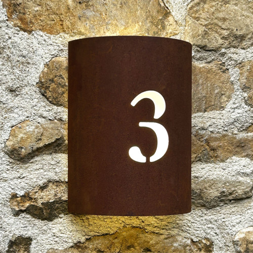 Corten steel curved light with building or house number