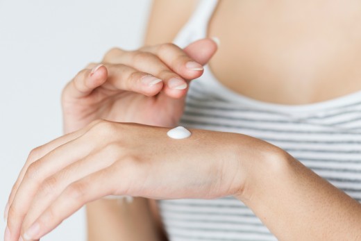 Top 5 Best Home Cures for Dry Skin Top 5 Best Home Cures for Dry Skin