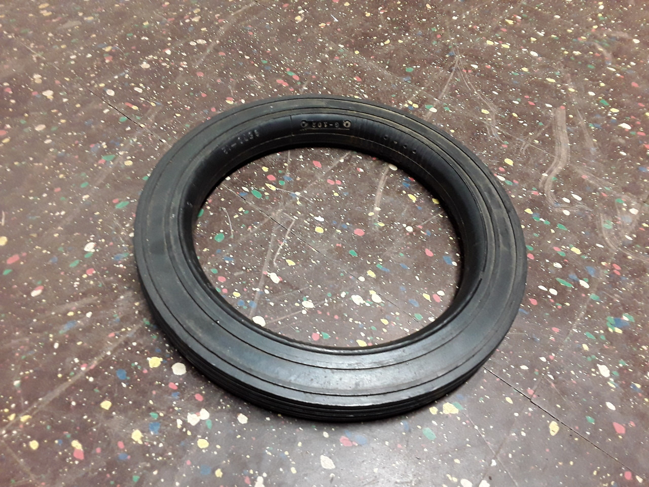 solid rubber bike tires