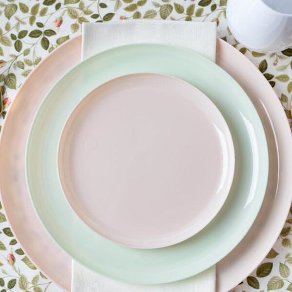Edge Collection 8.6" Pink Plate (10 count)