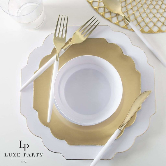 Scalloped Gold Plastic Plates 10.7" (10 Count)