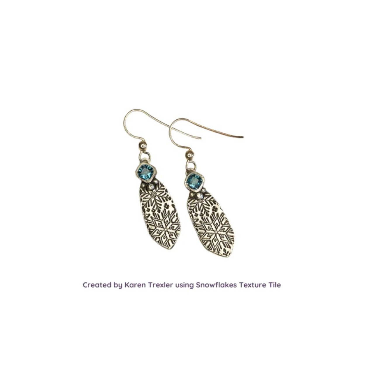 Earrings made with texture