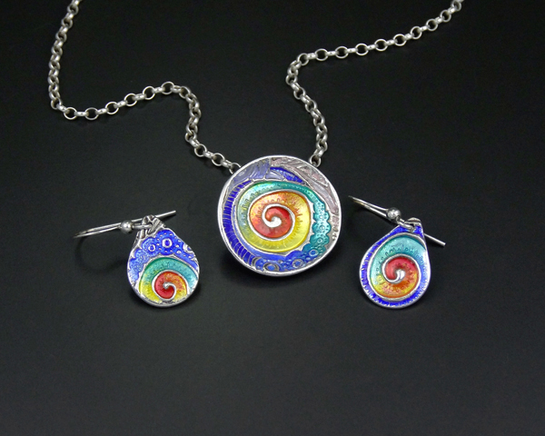 2aida-enamels-pendant-and-earrings-joy-funnell-b.jpg