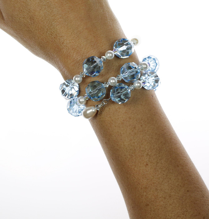 Hand made using SWAROVSKI ELEMENTS. Bangle bracelet on memory wire to comfortably coil around wrist
