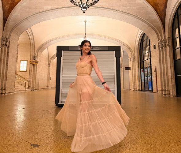 Discover Karen Curtis jewelry featuring handcrafted Swarovski crystal necklaces, earrings and bracelets designed in New York City using fine metals and brilliant limited-edition crystals.