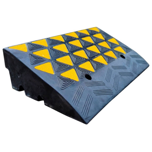 Kerb Ramp Rubber Black with Reflective - 600 x 360 x 150mm RS-1202