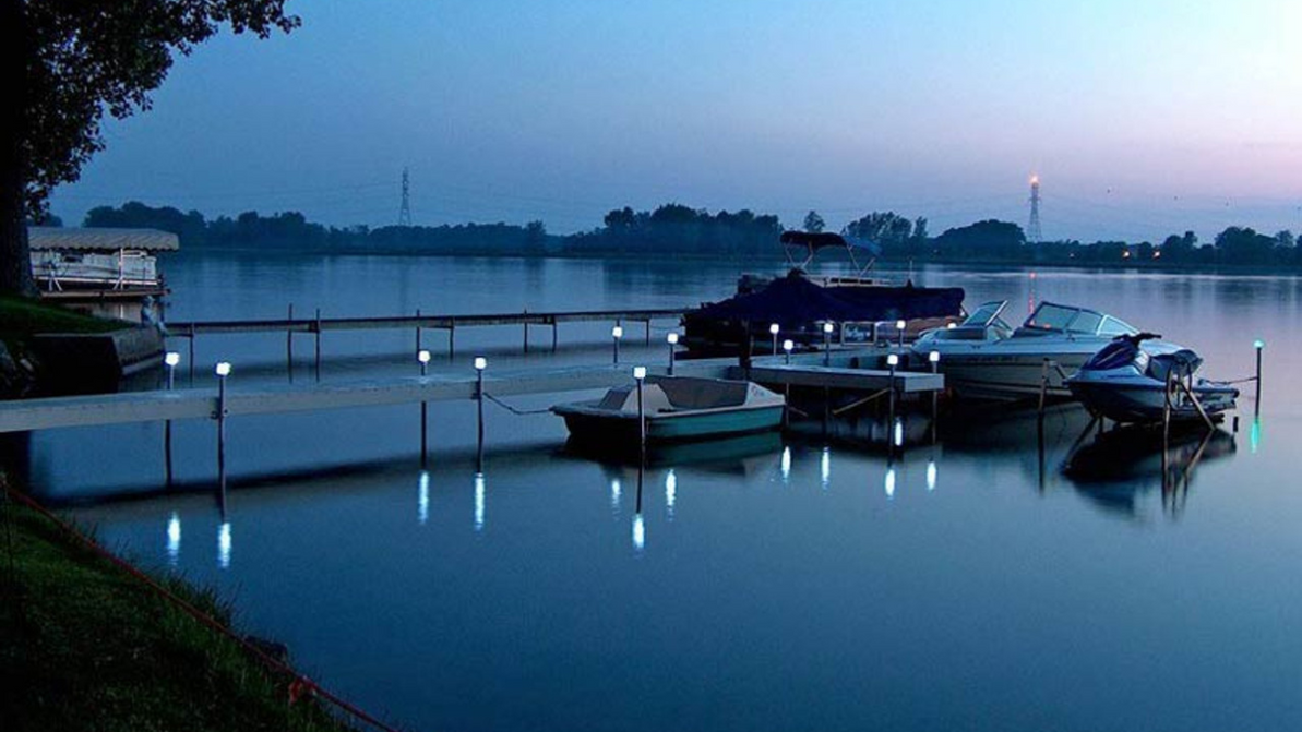 How to Light Up Your Lakefront for Summer Evenings