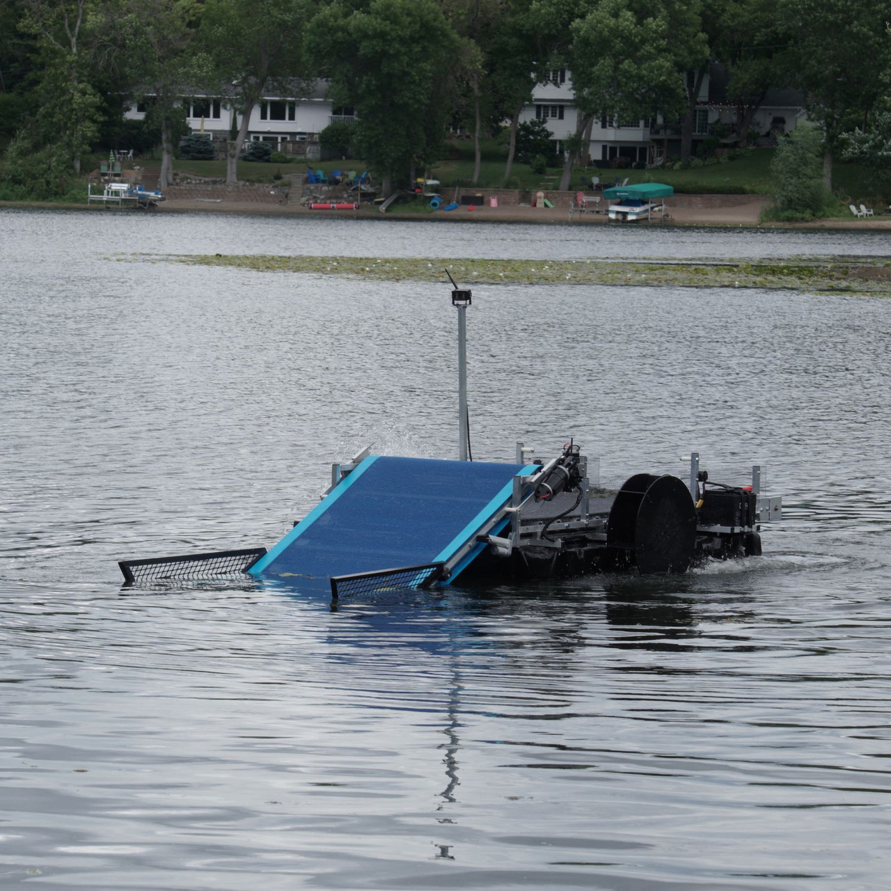 Unmanned harvester machine - UCB300-43 - Relong - aquatic weed / boat