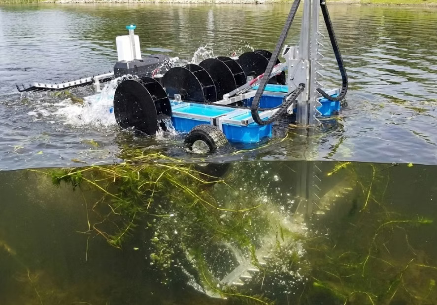 WaterBeetle Aquatic Weed Harvester and Skimmer