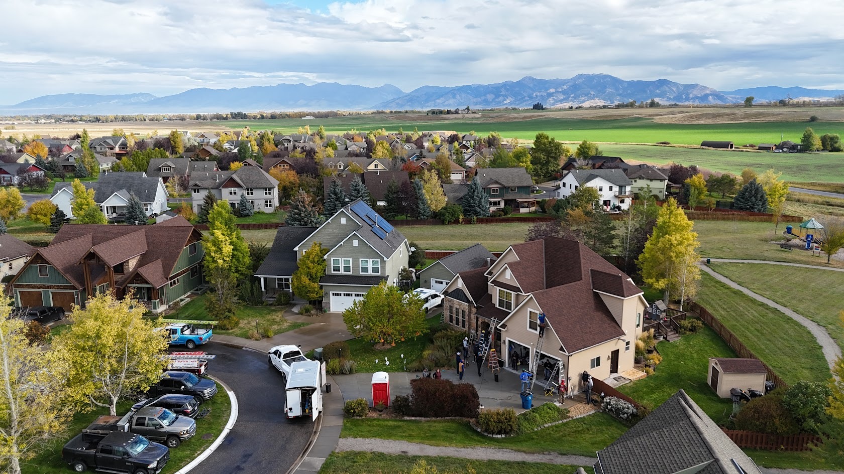 Learn to quote and install Christmas lights for profit