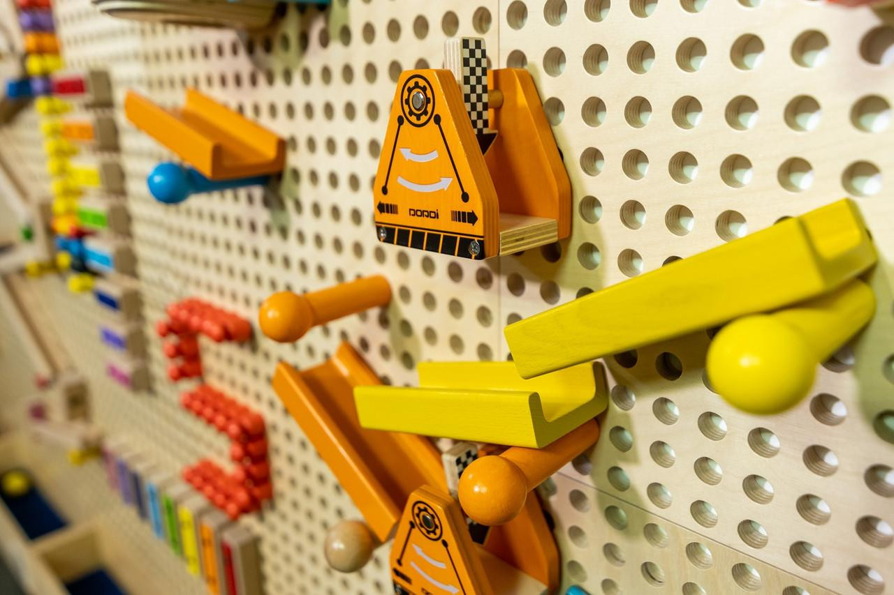 KidWorx Turbo Trax STEM Wall Ball Run - Engineering Raceway Toy