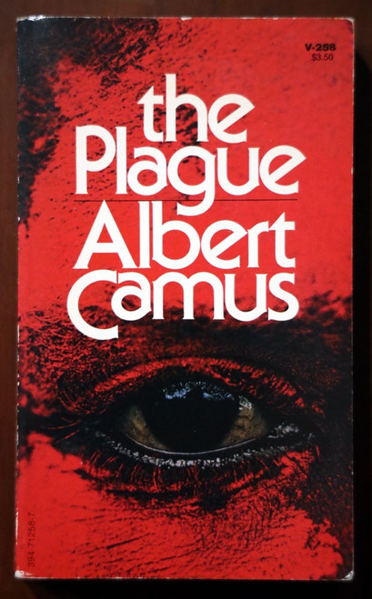THE PLAGUE by Albert Camus 1972 Vintage Book Paperback V-258 VERY GOOD CONDITION