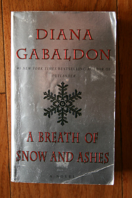A BREATH OF SNOW AND ASHES by Diana Gabaldon Outlander Book 6 Paperback