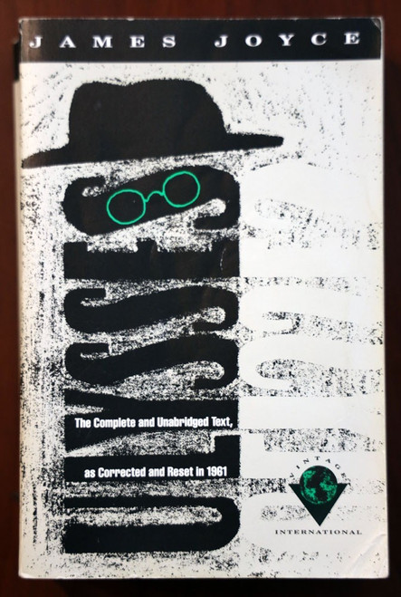 ULYSSES by James Joyce 1990 Vintage International Trade Paperback TPB Literature