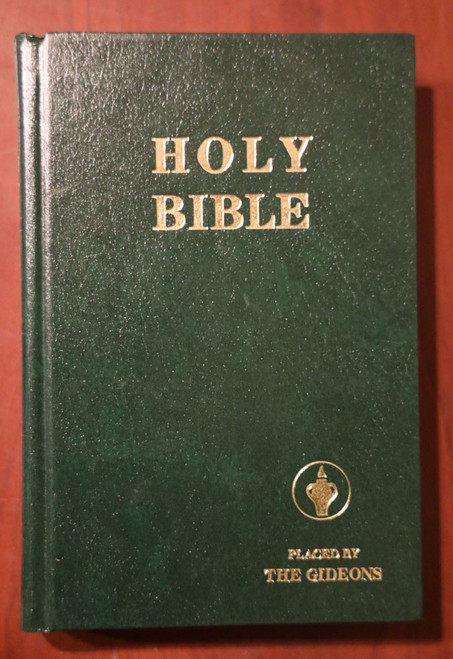 HOLY BIBLE Gideons International - Hardcover NKJV 1985 Vintage GREEN COVER