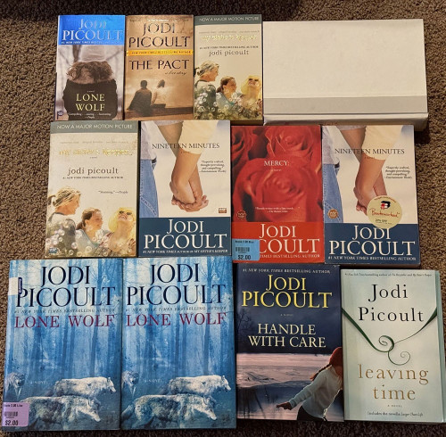 Lot of 12 JODI PICOULT Books - My Sister's Keeper/Lone Wolf/Nineteen Minutes +
