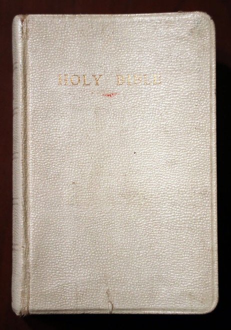 Vintage 1945 Oxford Pocket HOLY BIBLE White Cover & Gilt-Tipped Pages