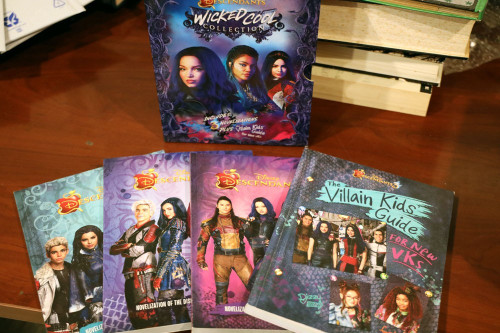 Disney DESCENDANTS 1-3 + Wicked Cool Collection Novelization Boxed Book Set 2020