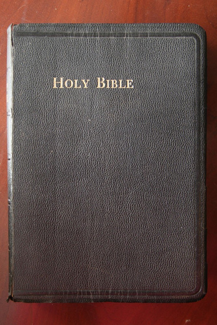 Vintage HOLY BIBLE World Publishing Company KJV Self-Pronouncing Leatherette