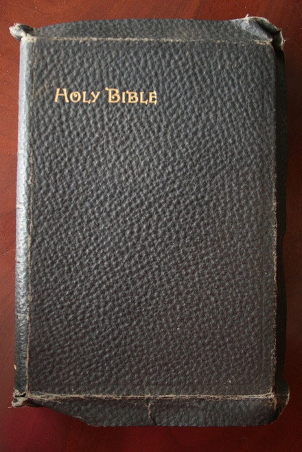Vintage HOLY BIBLE Self-Pronouncing Thomas Nelson & Sons 6" x 9"
