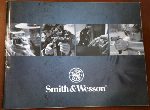Smith & Wesson 2010 Catalog Law Enforcement/Military/Firearms/Guns/M&P Series
