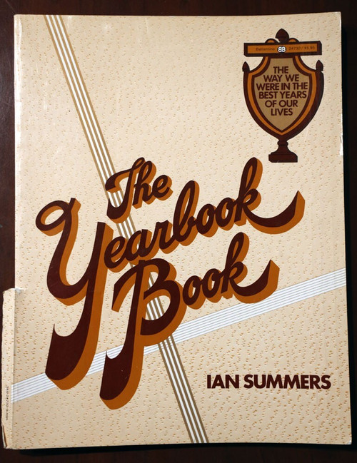 THE YEARBOOK BOOK by Ian Summers 1976 First Edition Musicians Actors Authors