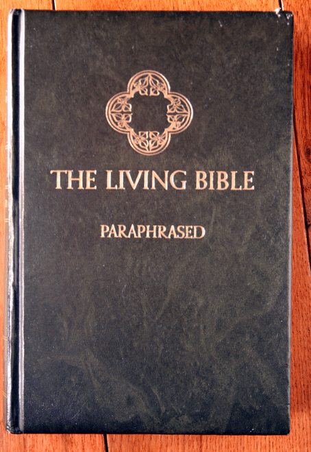 THE LIVING BIBLE Paraphrased 1973 Green Padded Hardcover Tyndale House 27th Pr.