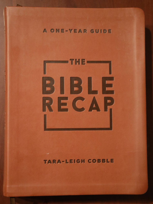 THE BIBLE RECAP A One-Year Guide TARA-LEIGH COBBLE 2021 Leather Covers VG+