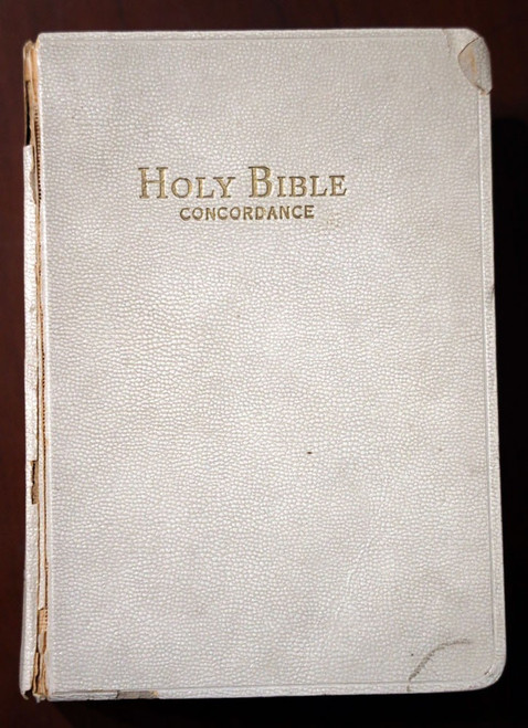 Vintage HOLY BIBLE RSV 1952 World Publishing Revised Standard Version White