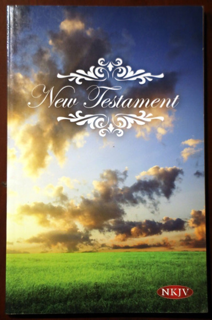 NEW TESTAMENT New King James Version NKJV Biblica Paperback 1982 Bible
